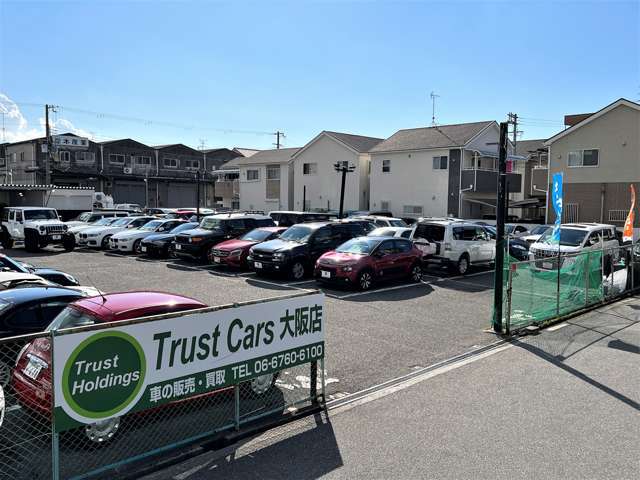 フリップダウンモニター取付も承ります！詳細はお気軽に大阪市東住吉区のトラストカーズまでどうぞ！！