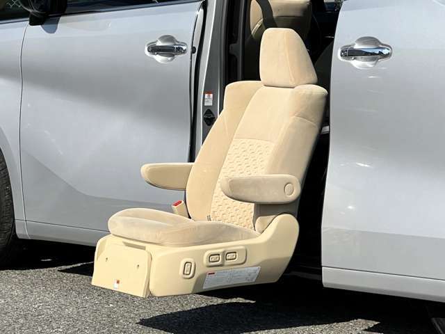 サイドリフトアップシート装着車！！