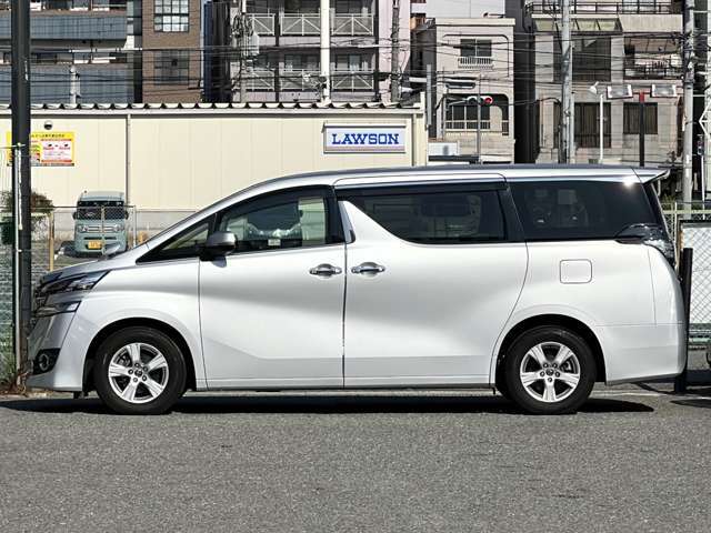 シルバーメタリックエクステリアカラー！フラクセンインテリアカラー！