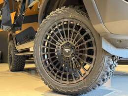 オリジナルアルミホイール「ノマド　フォージド」＆ヨコハマタイヤG003M/T　サイズ33×12.5R22