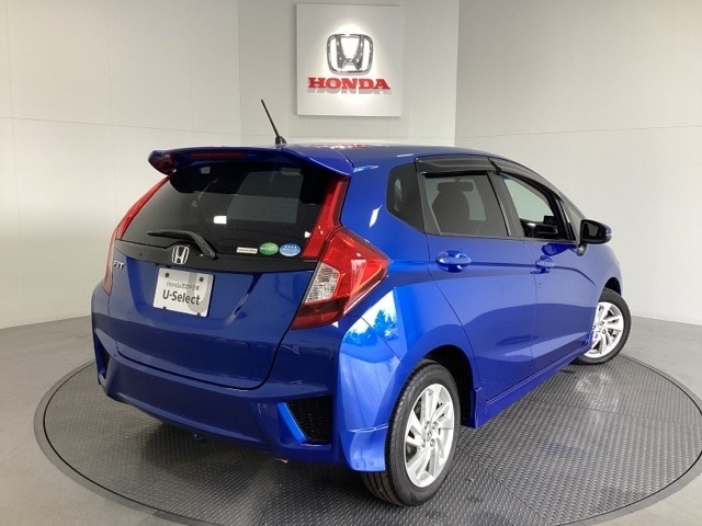 【Honda認定中古車 U-Select】　は3つの安心をお約束します。　1　Hondaのプロが整備した安心。 2　第三者機関がチェックした安心。　3　購入後もHondaが保証する安心。