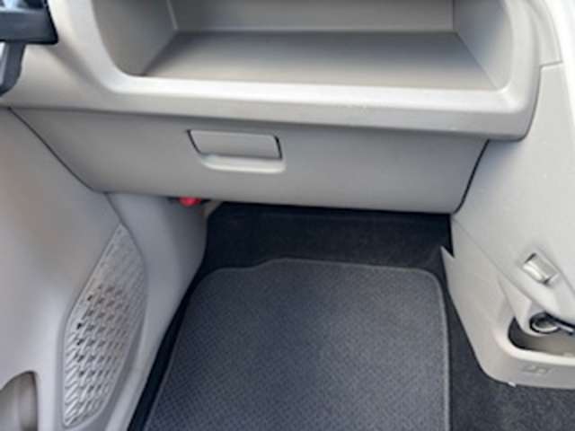 内装クリーニングやメンテナンスを納車前に実施いたします！全車種全メーカーを扱っておりますので少しでもご不明点がございましたらお気軽にお申し付けください！