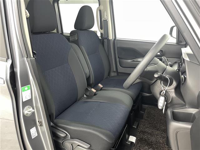 【運転席】座り心地が良いシートなので長時間の運転でも快適にお過ごしいただけます。新品のフロアマットのご注文も可能です。掲載箇所以外にご希望の写真がございましたらお気軽にお問い合わせ下さい。