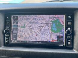 純正SDナビ搭載。最新型のナビへの交換も可能です。