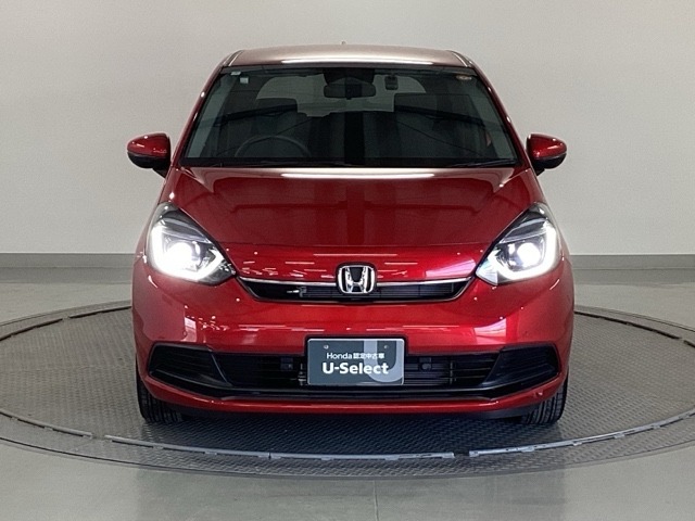 最新のLEDヘッドライトです！省電力で、明るく遠くまで照らし、夜道や雨天時などの安心感を高めます！