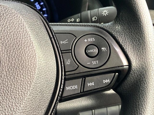 【レーダークルーズコントロール】高速道路での長距離走行が楽に！！自動で速度を保つクルーズコントロールが、衝突軽減システムと連携し、前方の車両を感知して車間を保つように速度調節してくれます！！