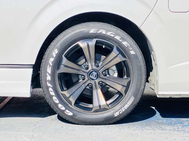 【アルミホイール】バランスの良いデザインのホイールです。