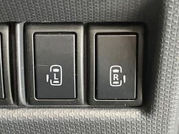 【両側パワースライドドア】スマートキーや運転席のスイッチで後席両側スライドドアの開閉が可能♪電動だから力を入れてドアを開ける必要が無く、小さなお子様でも簡単に開け閉めでき快適です♪