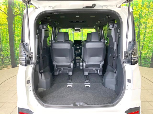 普段のお買い物や通勤、送迎等に十分な荷室スペースを確保しております。セカンドシートを倒すと、大きな荷物の積載も可能です♪