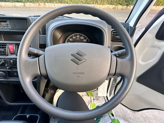 パワステです！運転席からボタンでダンプ部分の上げ下げが可能です！