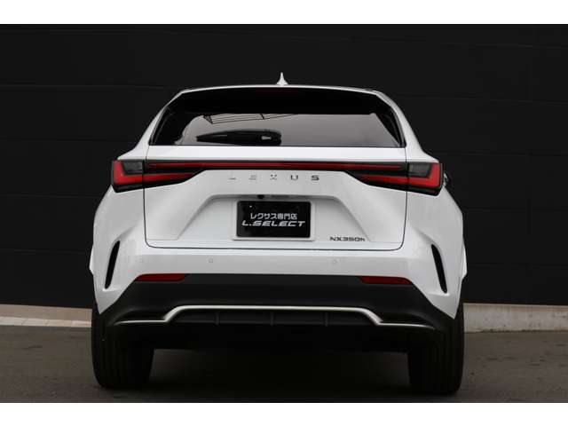 ◆ワンオーナー◆禁煙車◆パノラマルーフ◆ルーフレール◆パノラマビュー◆赤革エアシート◆全席シートヒーター◆デジミラ◆三眼LED◆オレンジキャリパー◆クルコン◆カラーHUD◆BSM◆後席電動格納◆