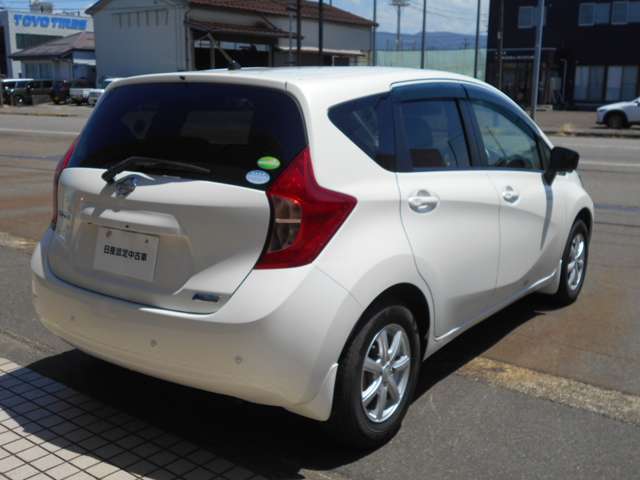 ☆全国2300ヶ所の日産サービス工場が、あなたの愛車を徹底的にサポートします。お客様のご希望により、有料で最長3年間のワイド保証プレミアムもございます。長く安心してお乗りいただけます！_