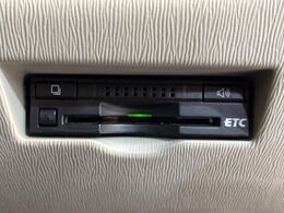 【ETC】高速道路の料金所をストレスなく通過！話題のスポットやサービスエリアに多い「スマートIC」利用時は必須のアイテムです。当店でセットアップを実施、ご納車当日からすぐにご利用いただけます！