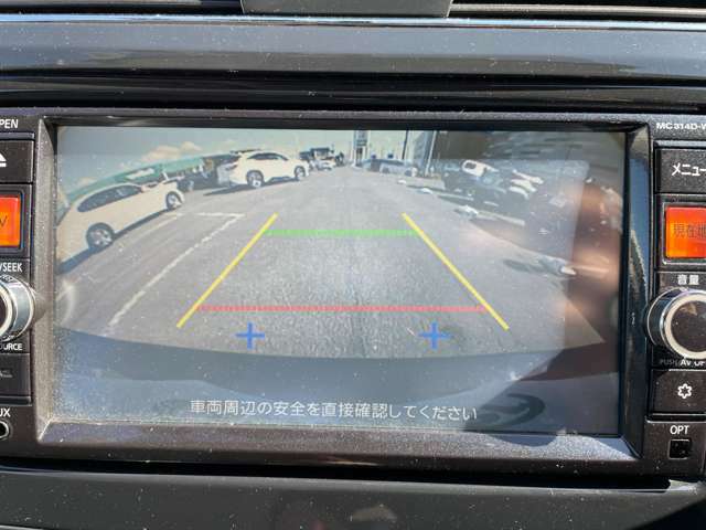 【バックモニター】後方の映像を映し出すことで、安全して駐車ができます！駐車が苦手な方にもオススメな便利機能です♪