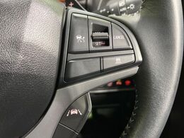 【アダプティブクルーズコントロール】高速道路での長距離走行が楽に！！自動で速度を保つクルーズコントロールが、衝突軽減システムと連携し、前方の車両を感知して車間を保つように速度調節してくれます！！