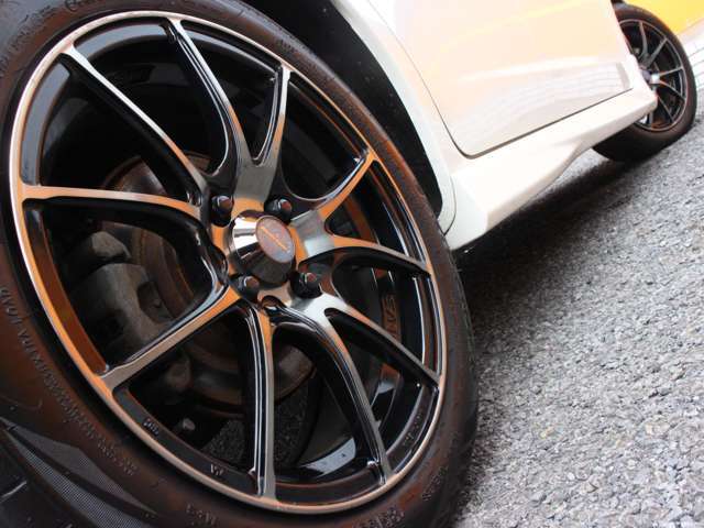 Aftermarket19インチアルミホイール！見た目もバッチリ決まってます☆
