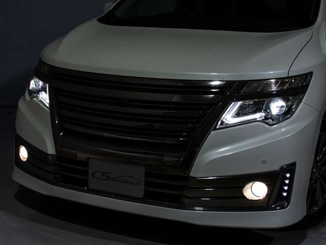 明るく、消費電力の少ない最先端のLEDヘッドライトを標準装備しております！