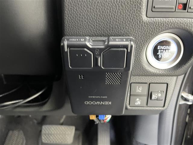 気になる車はすぐにお問い合わせください！画面右側の0066から始まる無料ダイヤルからお問い合わせ下さい！専門スタッフがお車のご質問にお答えいたします！