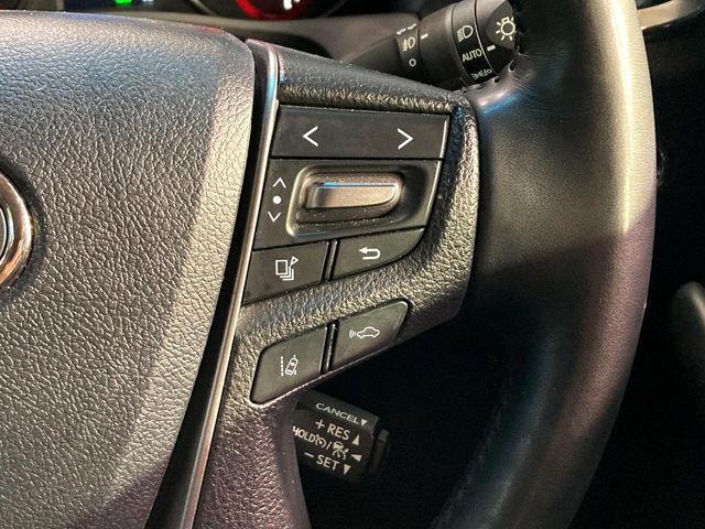 【レーダークルーズコントロール】高速道路での長距離走行が楽に！！自動で速度を保つクルーズコントロールが、衝突軽減システムと連携し、前方の車両を感知して車間を保つように速度調節してくれます！！