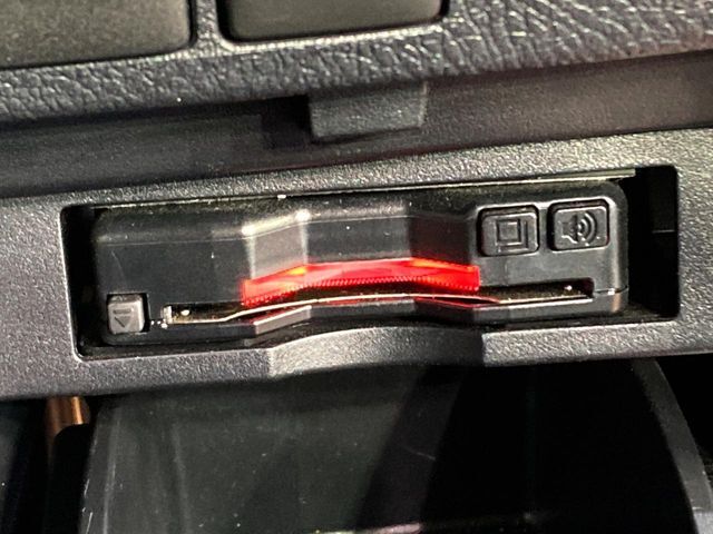 【ETC】高速道路の料金所をストレスなく通過！話題のスポットやサービスエリアに多い「スマートIC」利用時は必須のアイテムです。当店でセットアップを実施、ご納車当日からすぐにご利用いただけます！