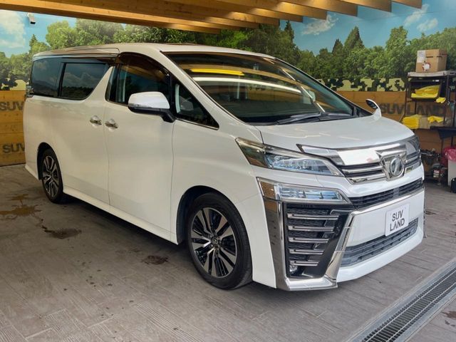 大好評のボディコーティング「弾スプラッシュコート」もご納車までに施工可能。通常のガラスコートと異なる、耐久年数6年の無機質ガラスコーティングが、ボディをキレイな状態に保ってくれます。