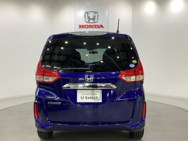 【Honda認定中古車 U-Select】　は3つの安心をお約束します。　1　Hondaのプロが整備した安心。 2　第三者機関がチェックした安心。　3　購入後もHondaが保証する安心。