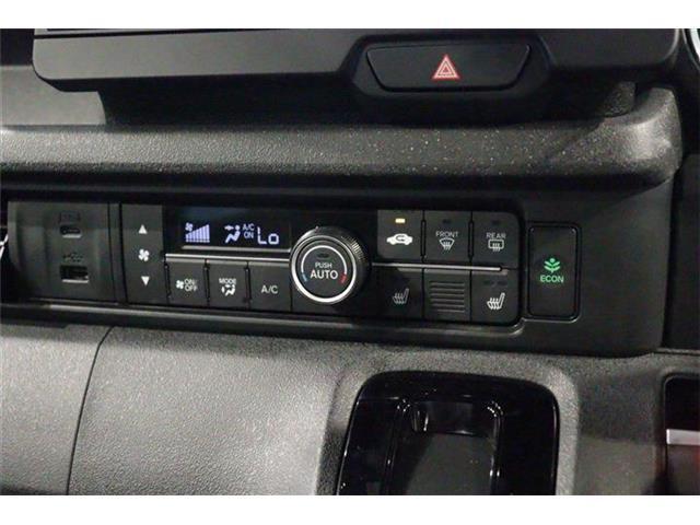 オートエアコン装備ですので、とっても快適！