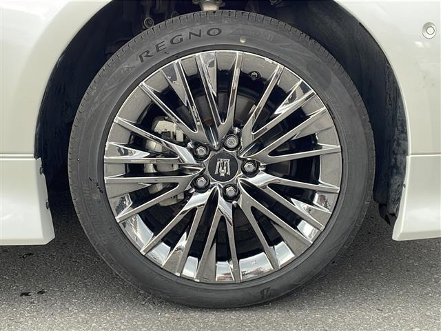 気になる車はすぐにお問い合わせください！画面右側の0066から始まる無料ダイヤルからお問い合わせ下さい！専門スタッフがお車のご質問にお答えいたします！