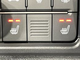 【シートヒーター】寒い日に重宝するシートヒーター！エアコンより早く温まってくれるので寒がりの人も安心ですね♪エアコンの温風は乾燥するから苦手、という方にもをおすすめです。