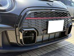 フロントにはJohn Cooper Works専用デザイン入り