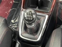 【シフトレバー】シフトも操作しやすく快適なドライブを楽しんでいただけます！