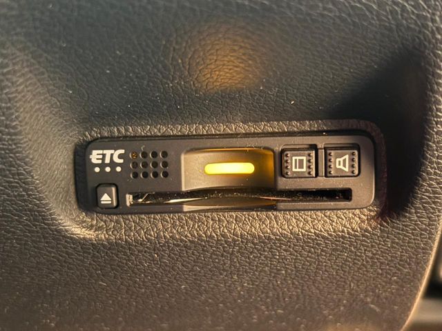 【ETC】高速道路の料金所をストレスなく通過！話題のスポットやサービスエリアに多い「スマートIC」利用時は必須のアイテムです。当店でセットアップを実施、ご納車当日からすぐにご利用いただけます！