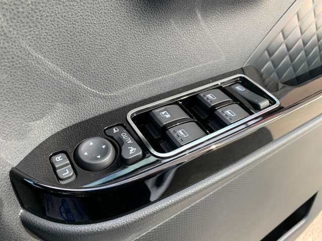 万が一の事故等が起きたときには、自社所有の積載車でお客様の大切なお車を 現地まで積載にお伺いいたします。また、代車を無料でご準備いたします！