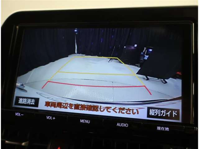 【バックモニター】☆バックモニターも搭載しております♪誰もが不安な車庫入れや、死角部分もモニターで確認できますので安全面でも安心ですね♪