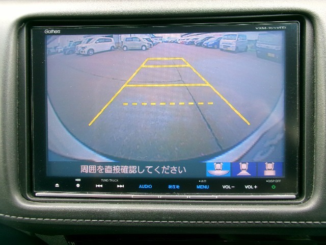 後方確認はバックカメラにお任せ♪後退時に便利で、駐車が楽になります♪
