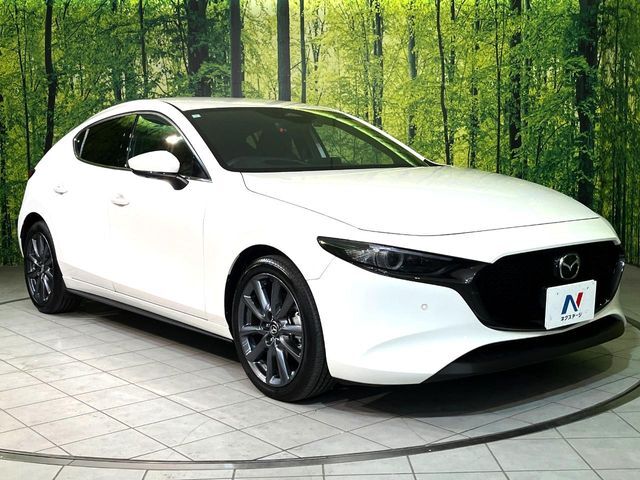 大好評のボディコーティング「弾スプラッシュコート」もご納車までに施工可能。通常のガラスコートと異なる、耐久年数6年の無機質ガラスコーティングが、ボディをキレイな状態に保ってくれます。