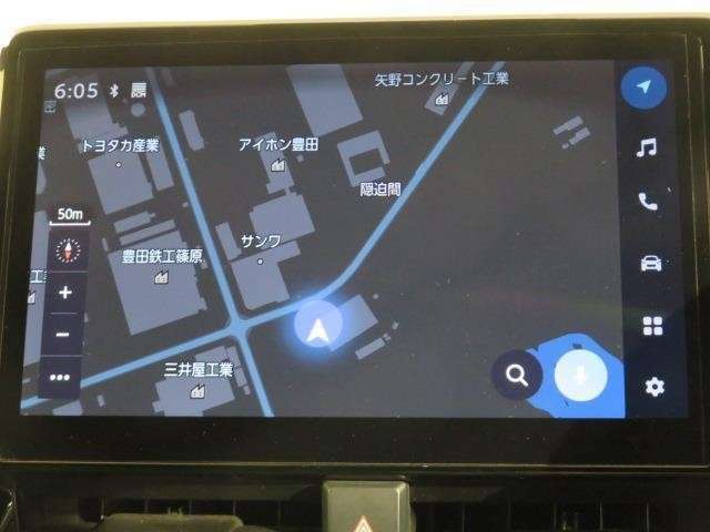 トヨタが提供している通信サポートサービスを搭載したナビです。通常のナビの他に交通情報や事故、天気予報、イベント情報等を表示できます。HELP-NETにも対応しており緊急時の通報サービスもできます。