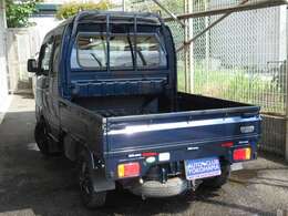 お客様の安心のカーライフを送れますように24時間のロードサービス付の最大404項目・最長15年まで延長可能な長期保証をご用意しております！故障修理の際はもちろん全国どこのディーラーでご対応可能です。