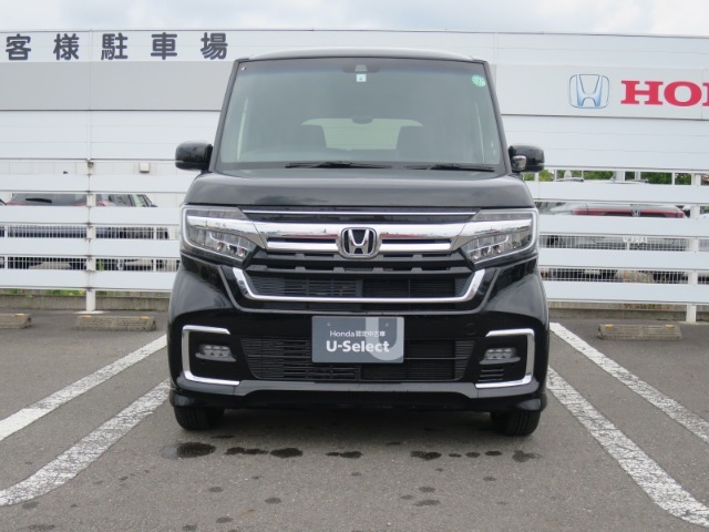 ☆当店は国道4号線沿いにありまして、国道400号線の交わる西三島交差点より南西に300mほど走った所に広い展示場を構えております。☆