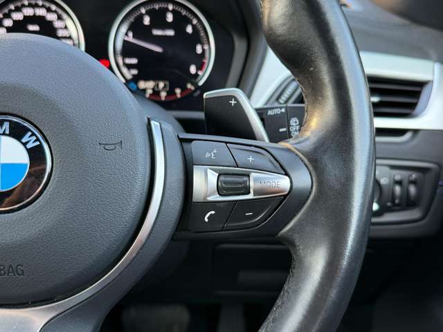 ご遠方の場合でも、下取り車両の金額を概算でお出しすることは可能でございます。車検証をお手元に、走行距離をご確認の上お問い合わせくださいませ。