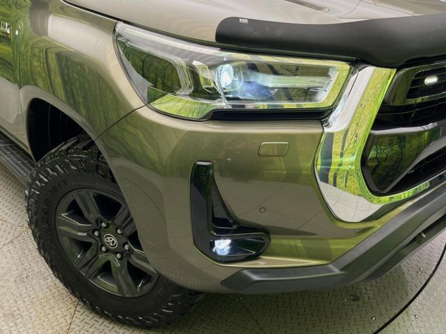 【LEDヘッドライト】悪天候や夜間走行時も良好な視界を確保し安心して運転できる高輝度LEDヘッドライトを装備！点灯速度が早く、消費電力も【レーダークルーズコントロール】高速道路での長抑えられています。