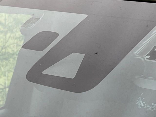【トヨタセーフティセンス】走行中に前方の車両等を認識し、衝突しそうな時は警報とブレーキで衝突回避と被害軽減をアシスト。より安全にドライブをお楽しみいただけます。