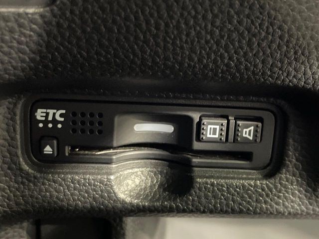【ETC】高速道路の料金所をストレスなく通過！話題のスポットやサービスエリアに多い「スマートIC」利用時は必須のアイテムです。当店でセットアップを実施、ご納車当日からすぐにご利用いただけます！