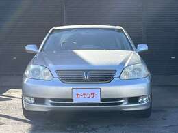 迫力のフロントビュー！純正ディスチャージヘッドランプ！