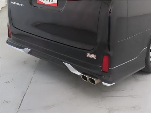 モデリスタ製リヤスカート＆スポーツマフラーを装着しております。