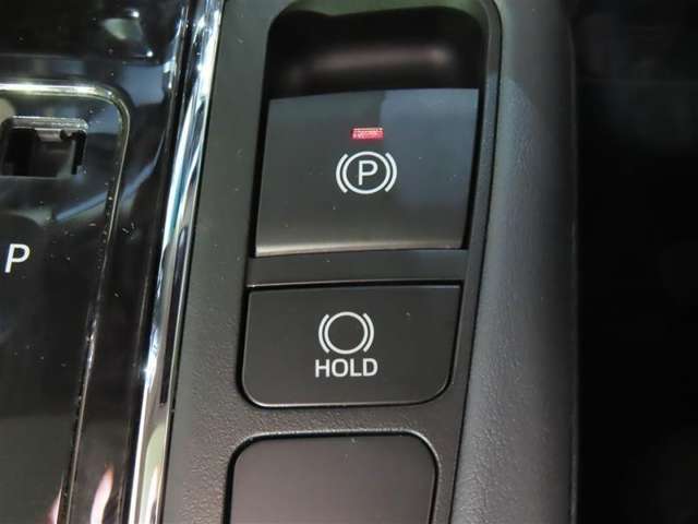 電動パーキングブレーキを装備しております。
