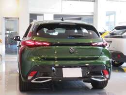 アクティブクルーズコントロール付き。前方車両の速度・距離を検知し車間距離を一定に保ち走行します。