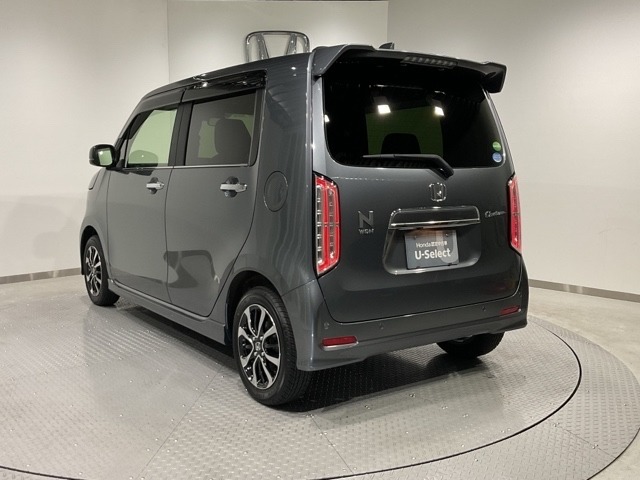 「自動車保険」と「あんしん特典」がひとつになったHondaのお店ならではの保険プランです。お客様のカーライフにより一層の安心をプラスします。