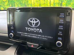 【純正8型ナビ】ナビゲーション機能はもちろん、多彩なメディアを大画面でお楽しみ頂けます。Bluetooth接続に加え、AppleCarPlay・AndroidAutoにも対応！