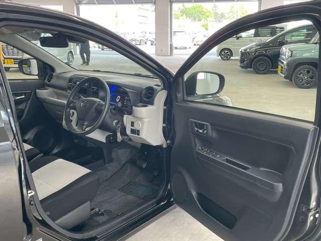 自社陸運局認証工場＆指定工場完備！国家資格車検検査員資格を持った整備士による整備。ステレオ・エアコン等走行に関係の無い所も不具合箇所が有れば修理してご納車致します☆